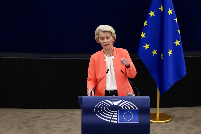 Глава Еврокомиссии объявила о подготовке к расширению ЕС