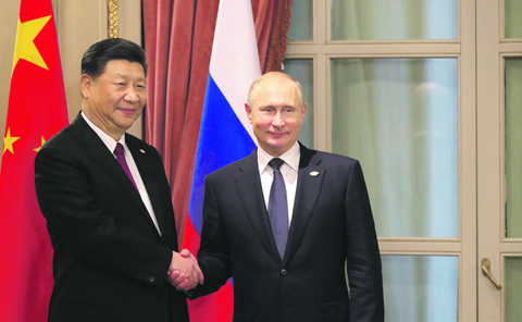 Си Цзиньпин едет в Россию дружить против США