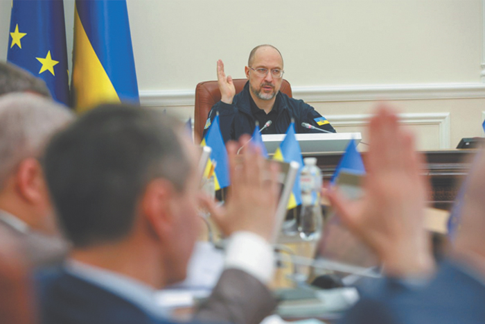 Зарплаты украинских чиновников сделали прозрачными – доходы остались тайной