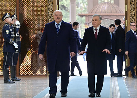 Лукашенко предложил "завязать" отношения Белоруссии с Узбекистаном... 