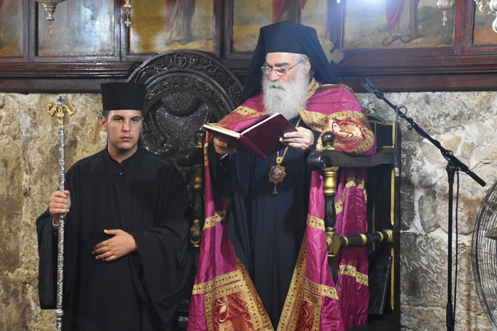 Патриарх Иерусалимский бросил перчатку патриарху Вселенскому