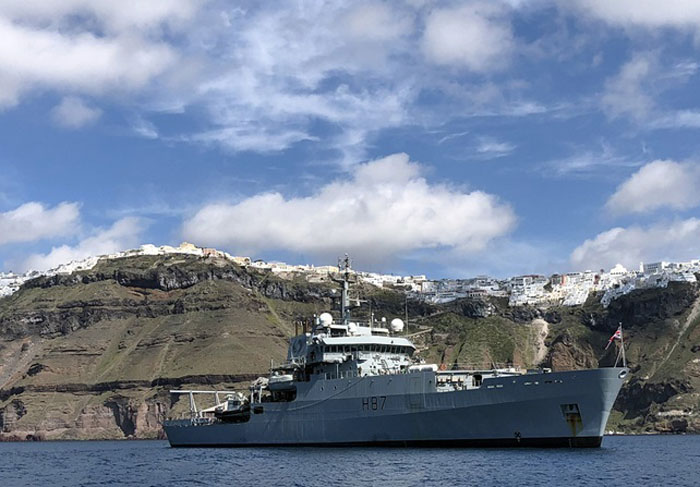 Британский корабль-разведчик взял под контроль "милитаризацию Крыма"