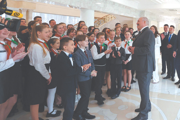 Лукашенко подготовился к встрече с Путиным, надавив на оппозицию