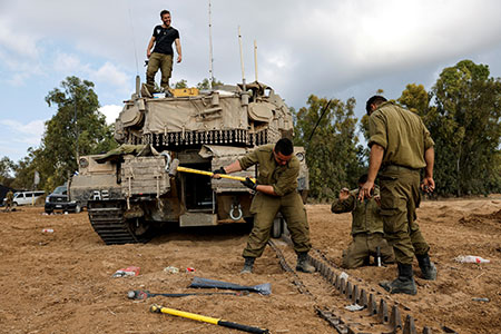Почему Израиль медлит с наземной операцией в секторе Газа