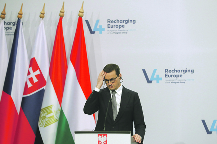 Конфликт Польши и Венгрии с Брюсселем переходит в финансовую плоскость