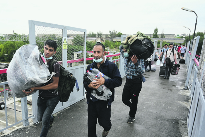 Страны – доноры мигрантов нищают из-за закрытых границ