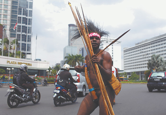 Папуасы снова бушуют в Индонезии