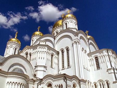 Православные активисты объединяют верующих для отпора властям