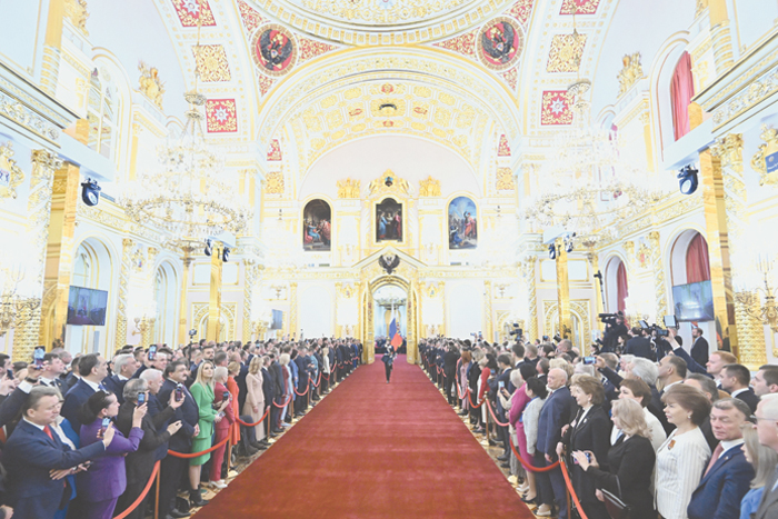 Путин обещает искать преемника среди служителей Отечеству