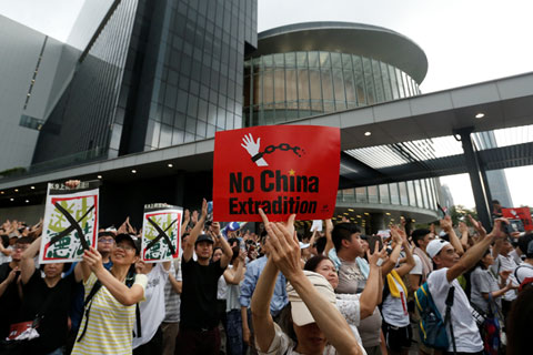 Гонконг нанес удар по престижу Пекина