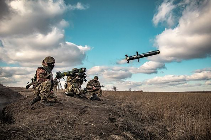 Украинская армия в Донбассе отрабатывает наступательную тактику