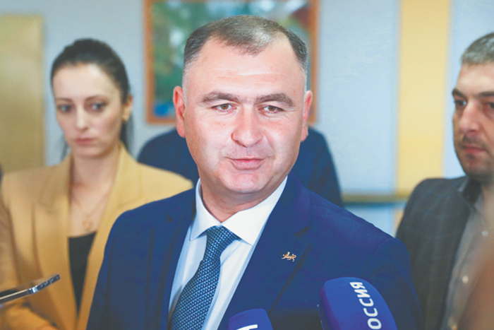 Южную Осетию возглавил бывший "гэбист"