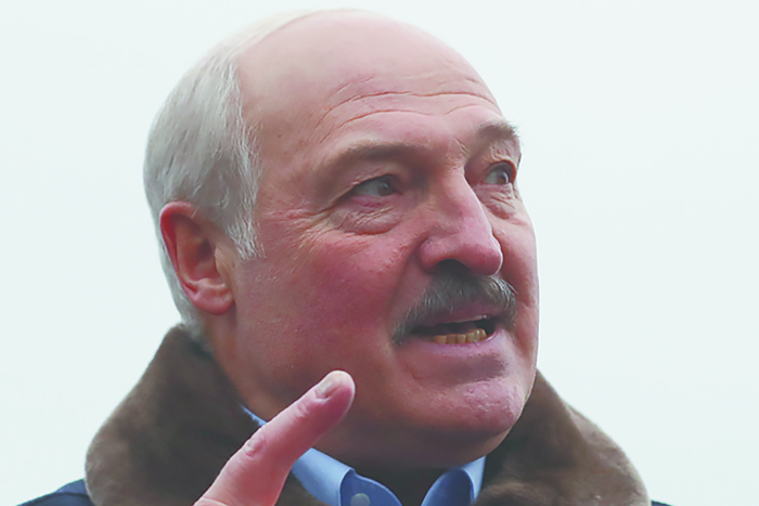 Лукашенко пытается играть в нейтралитет