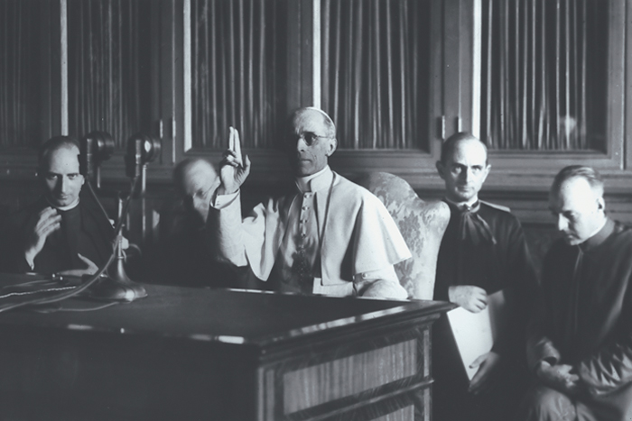 Папу Пия XII опять обвиняют в замалчивании Холокоста