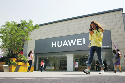 Huawei будет разбираться с американской  администрацией