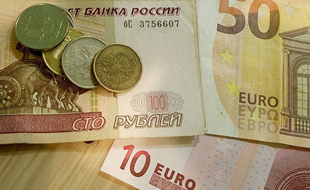 Рубль укрепляется, власти перестают пополнять ФНБ...