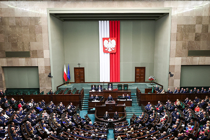 Куда вывезет кривая двоевластия в Польше 