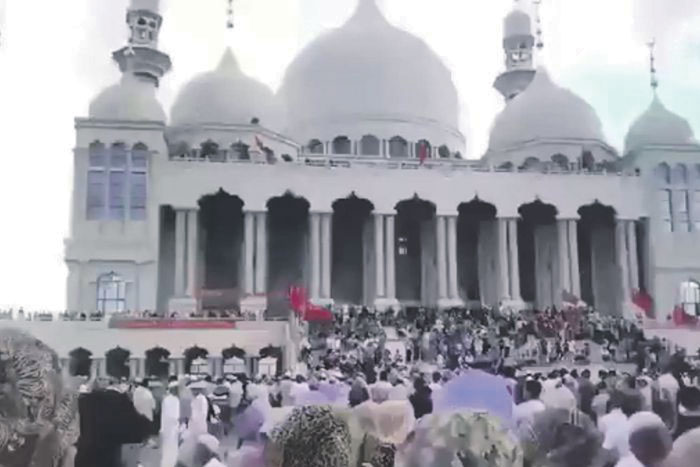 Китай: Мусульмане выступают против сноса мечети