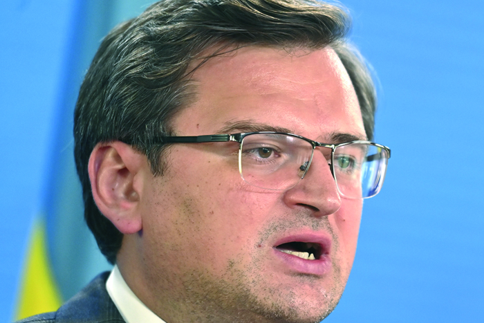 Глава МИД Украины предлагает Западу "комплексный пакет сдерживания" России
