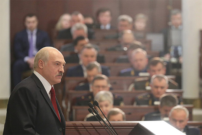 Лукашенко объяснит гражданам смысл Конституции