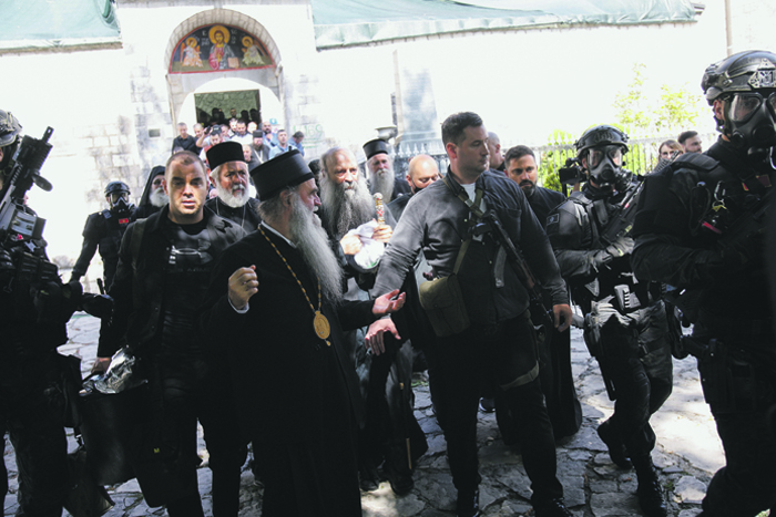  Черногория: Интронизация митрополита сопровождалась протестами