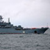Боевые корабли помогают бороться с автомобильными заторами у Крыма...