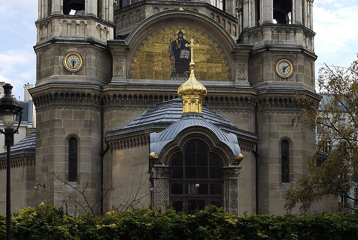 Русскую архиепископию в Европе раскололо решение воссоединиться с РПЦ