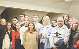 На Дунцову смотрят местные активисты "Яблока" и КПРФ