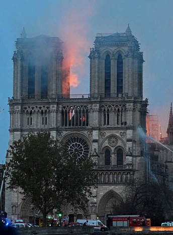 пожар, собор парижской богоматери