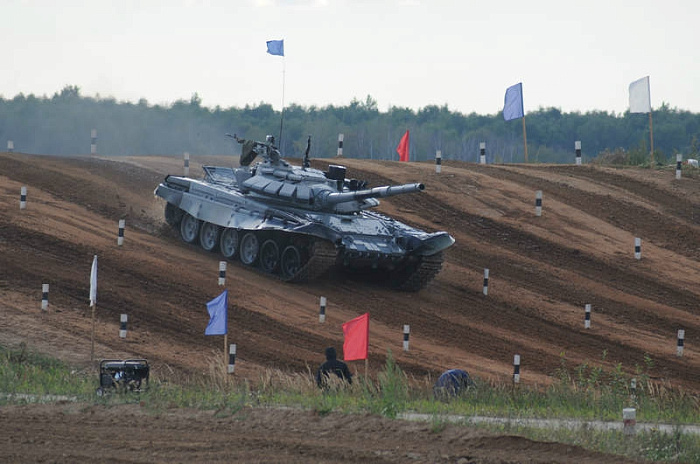 россия, армия, армейские игры, алабино, суворовский натиск, танковый биатлон