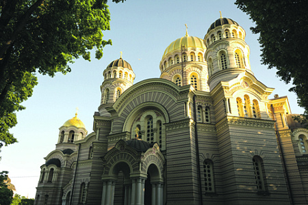 латвийская православная церковь, латвийская православная автономная церковь, рпц, константинопольский патриархат, кирилл, варфоломей, виктор Контузоров, александр кирштейнс, советская оккупация, националисты, собственность, реституция, легализация, анафем