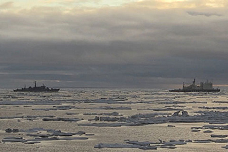 Арктика, ледяной покров, подледное плавание, АПЛ, всплытие субмарин в Арктике, гидротехнические сооружения