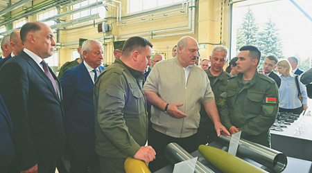 белоруссия, президент, лукашенко, экономика, промышленность, легмаш, впк, информвойна
