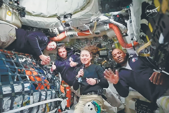 Фото недели. США запустили пилотируемый корабль к Луне