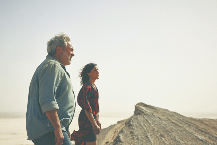 Отец ищет дочь в песках Марокко