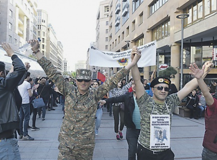 армения, мирные протесты, переворот, отставка, саргсян, оппозиция, парнас, яблоко, навальный
