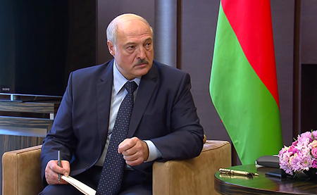 Россия взяла Лукашенко в борцовский захват