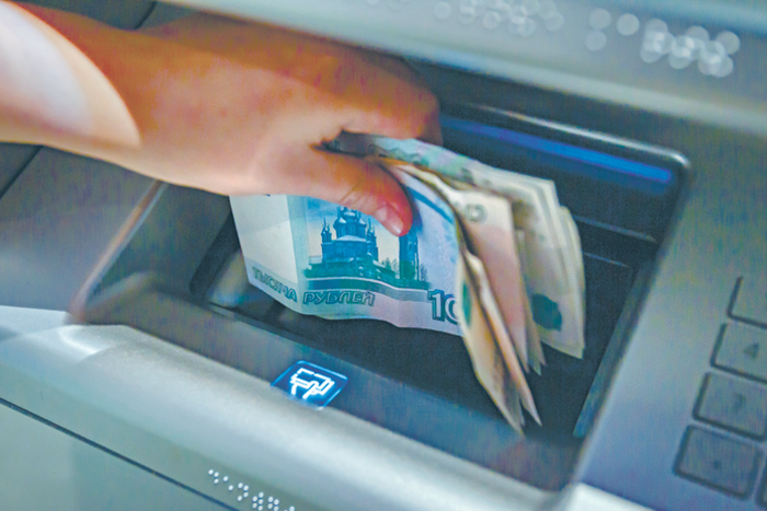 У россиян растут зарплаты, а у компаний – долги