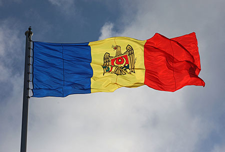 Молдавия вышла на митинги. Кишинев скандировал: "Европа", а Гагаузия – "СНГ"