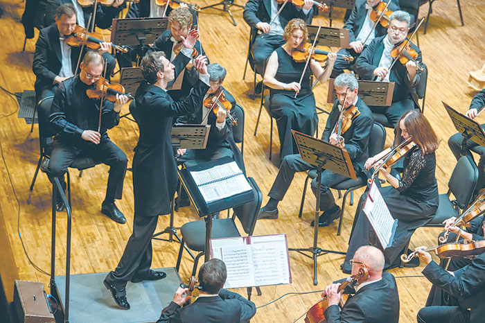 5. В российские оркестры пришло новое поколение дирижеров