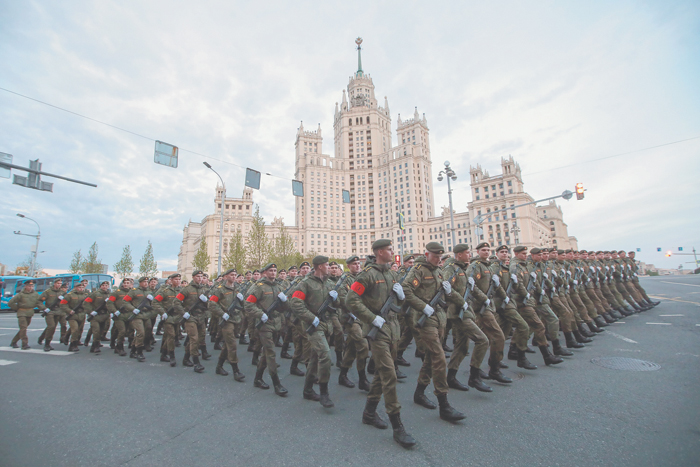 Парад Победы внес разлад в Евросоюз
