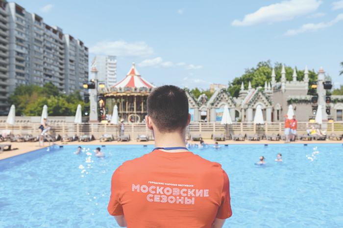 "Московские сезоны" приглашают горожан на падел-теннис и в бассейны