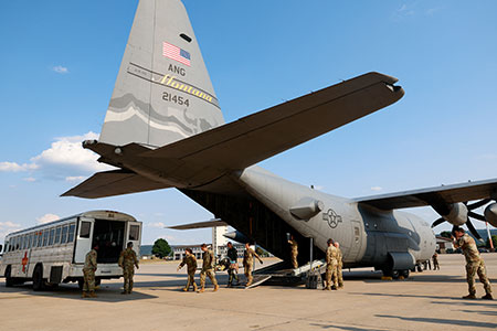 Канцлер Германии рискует оставить свою страну без американской защиты