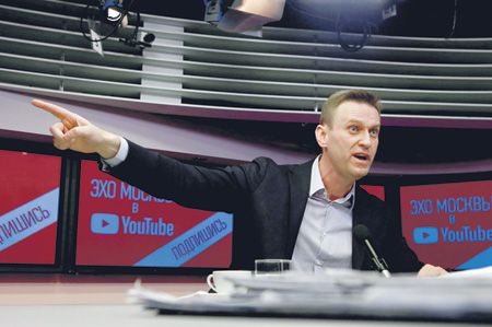 Навальный добивает несистемную оппозицию