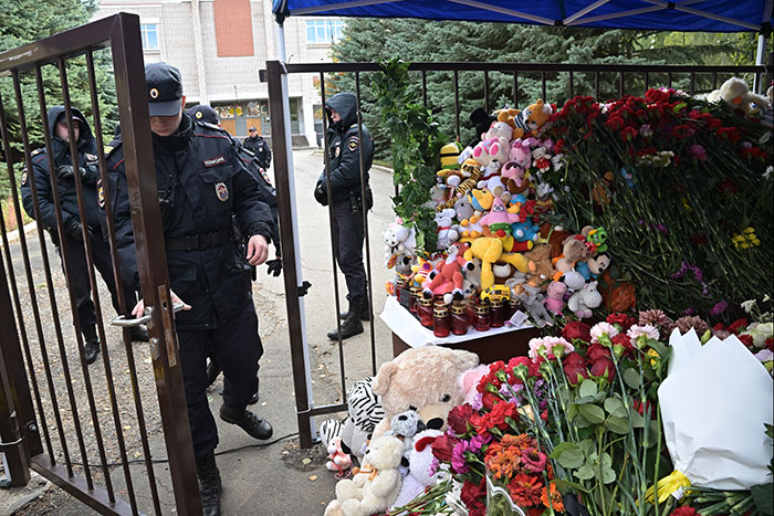 2. Расстрел школьников в Ижевске
