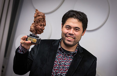 Хикару Накамура стал новым чемпионом мира по шахматам Фишера