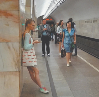 москва, транспорт, метро, троллейбусы, попугай, путешествия, проза