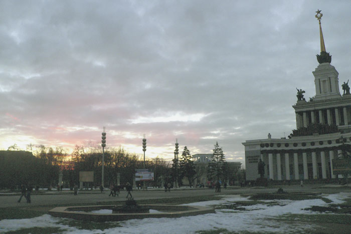 Москвою снова правит листопад