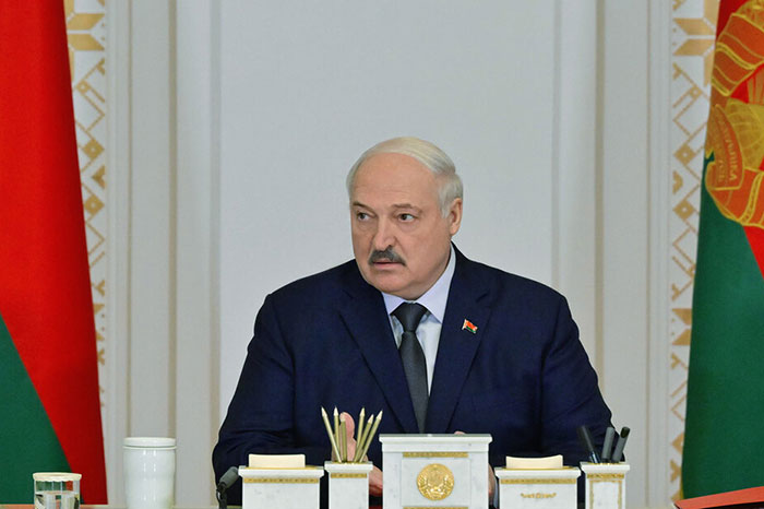 Лукашенко помиловал украинцев, в Молдавии рухнула финансовая пирамида