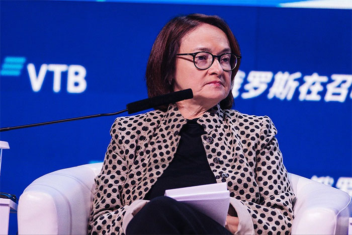 Бизнес интересуется объяснениями кредитной политики в России...